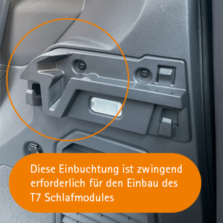 Detailaufnahme der erforderlichen Einbuchtung für den Einbau der Froli Schlafauflage im VW T7 Multivan